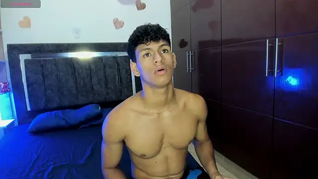 Snapshot of Nicolas_AthleticBoy chatting on 06/05/26, 12:00 Nicolas AthleticBoy online show from 06/05/26, 12:00