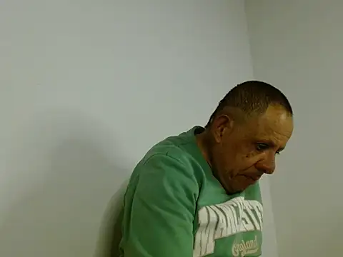 Alejo cum42 online show from 06/12/26, 04:00