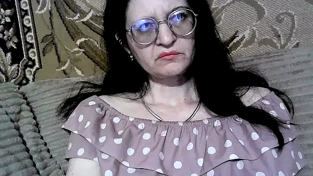 Snapshot of Dear_Annet chatting on 06/13/26, 08:29 Dear Annet online show from 06/13/26, 08:29