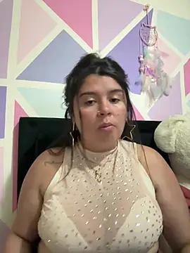 Snapshot of lia_20xx chatting on 06/06/26, 02:05 lia 20xx online show from 06/06/26, 02:05