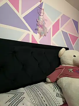 Snapshot of lia_20xx chatting on 06/06/26, 10:47 lia 20xx online show from 06/06/26, 10:47