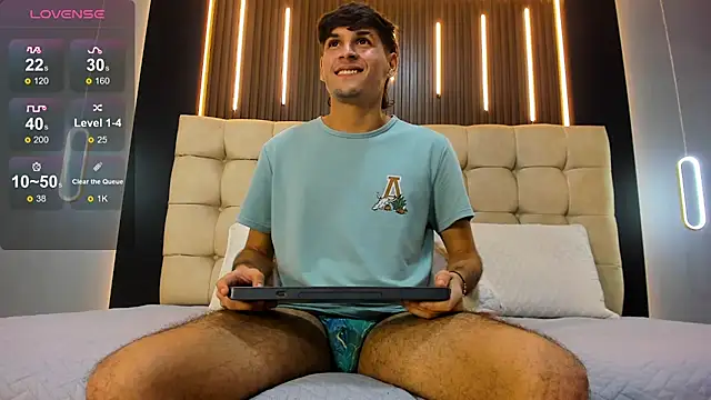 Snapshot of Zack23__ chatting on 06/10/26, 02:56 Zack23 online show from 06/10/26, 02:56