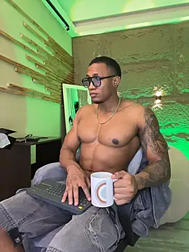 LoganVarela online show from 07/07/26, 12:09