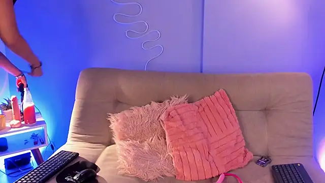 Leahcooperr online show from 06/08/26, 02:50