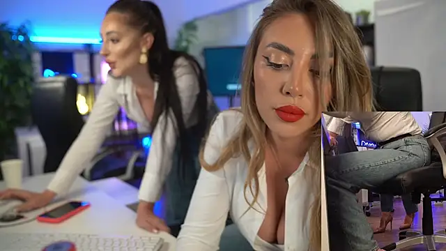 BabesGoWild online show from 05/17/26, 07:43