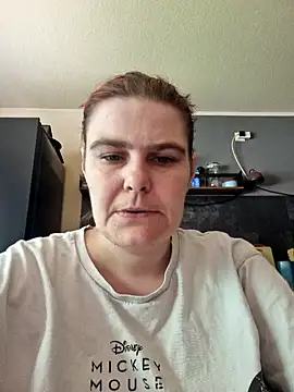 Snapshot of GoldenWifee chatting on 06/05/26, 02:34 GoldenWifee online show from 06/05/26, 02:34