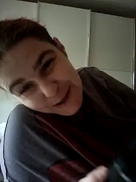 Snapshot of GoldenWifee chatting on 06/09/26, 05:52 GoldenWifee online show from 06/09/26, 05:52