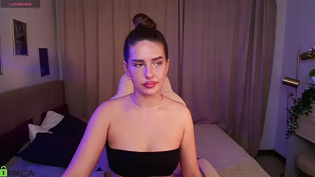 Bella  Kallen online show from 07/30/26, 09:30