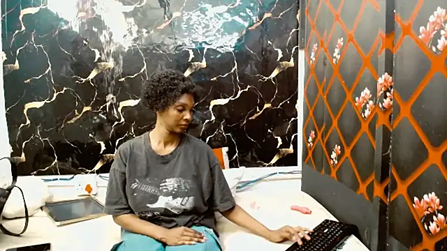 Caramelminxx  online show from 07/07/26, 07:45