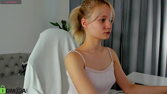 Bunny Elsy online show from 06/18/26, 11:47