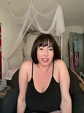 juliee1979 online show from 06/25/26, 06:12