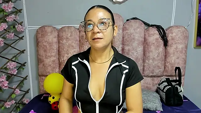 SexyNurseMia online show from 07/27/26, 12:45