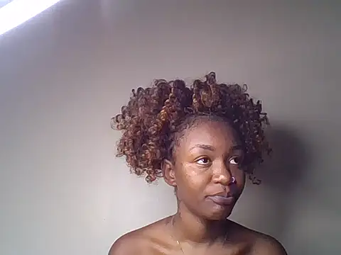 Snapshot of Lill_Miss chatting on 06/13/26, 05:44 Lill Miss online show from 06/13/26, 05:44