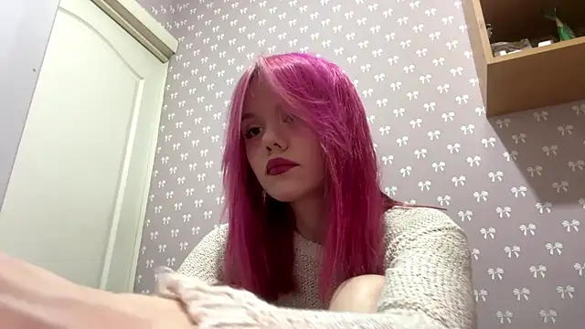 Linecutie online show from 07/04/26, 08:26