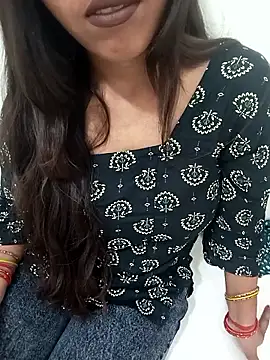 Meenakshi rajput online show from 06/10/26, 04:12