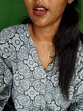 Snapshot of Miss-cutee chatting on 06/18/26, 11:47 Miss-cutee online show from 06/18/26, 11:47