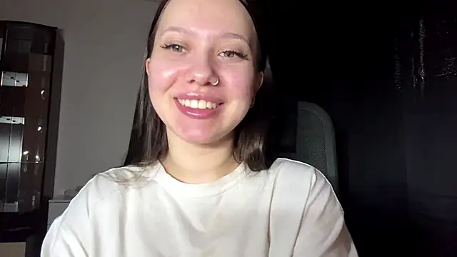 Snapshot of KarlyBiringer chatting on 06/11/26, 09:18 KarlyBiringer online show from 06/11/26, 09:18