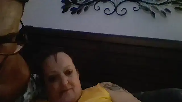 Snapshot of purplecarnation chatting on 06/14/26, 09:33 purplecarnation online show from 06/14/26, 09:33