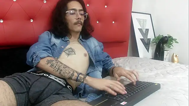 bigcock robert online show from 06/20/26, 07:49