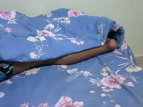 pretty julie22 online show from 06/11/26, 02:53
