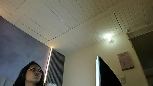 LunaAura online show from 07/25/26, 04:10