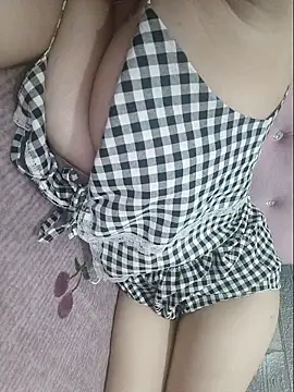 Snapshot of Rina_babie chatting on 06/10/26, 03:22 Rina babie online show from 06/10/26, 03:22