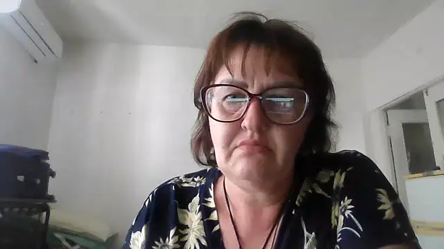 ErikaXShine online show from 06/18/26, 11:58