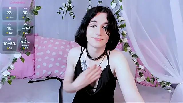 MickeQuinee online show from 06/08/26, 10:04