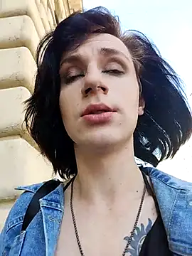 MickeQuinee online show from 07/17/26, 09:16