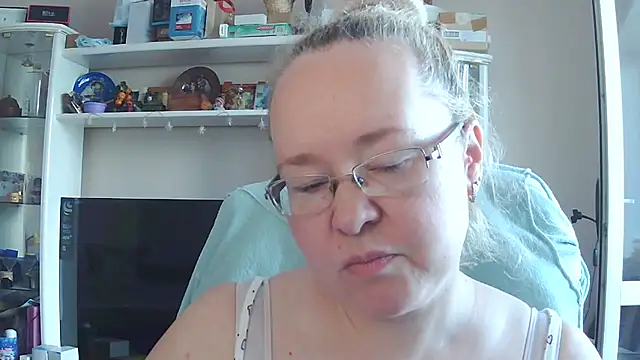 Viola27 online show from 07/04/26, 09:15