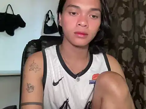 Justine0419 online show from 07/12/26, 09:33