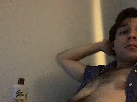 Snapshot of Twink_Verse_4play chatting on 06/07/26, 12:31 Twink Verse 4play online show from 06/07/26, 12:31