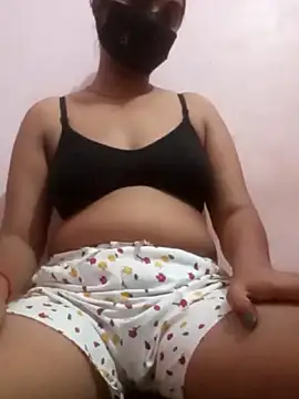 TRISHA0404 online show from 06/21/26, 09:34
