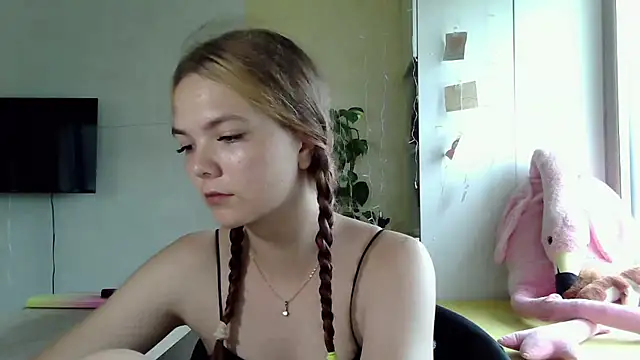 AvrilGillig online show from 07/10/26, 01:03