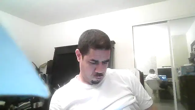 Snapshot of toosexy4myshirt chatting on 06/09/26, 03:51 toosexy4myshirt online show from 06/09/26, 03:51