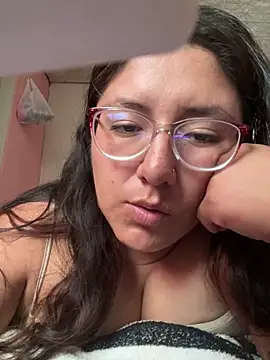 Snapshot of DirtyCerezita chatting on 06/11/26, 07:23 DirtyCerezita online show from 06/11/26, 07:23