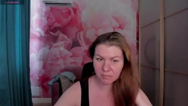 Snapshot of LunaKissesx chatting on 06/13/26, 11:19 LunaKissesx online show from 06/13/26, 11:19