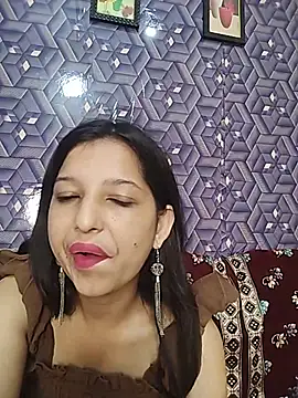 Queen Rosyy online show from 07/28/26, 02:24