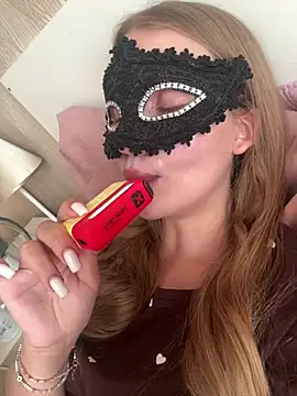 AlexandraMoore03 online show from 06/12/26, 12:04