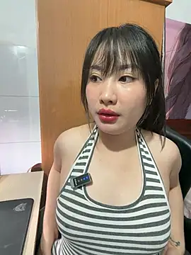 QuynhAnh99 online show from 06/11/26, 03:26