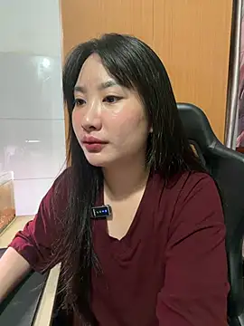 QuynhAnh99 online show from 06/12/26, 02:16