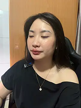 QuynhAnh99 online show from 06/13/26, 03:32