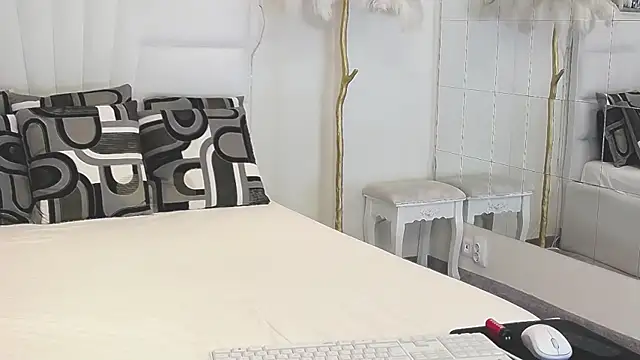 VanessaDee online show from 06/10/26, 06:51
