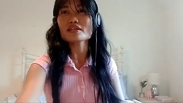 MichelEdland online show from 06/17/26, 01:45
