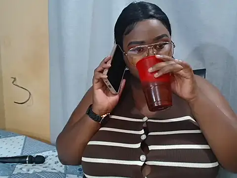 Snapshot of ChocolateChubbyx chatting on 06/13/26, 05:44 ChocolateChubbyx online show from 06/13/26, 05:44