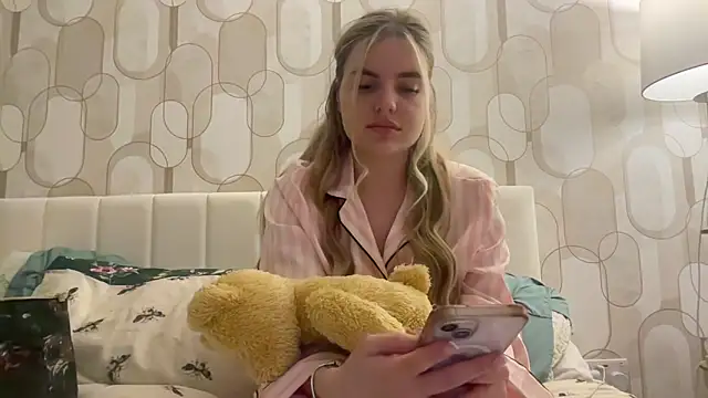 Lilyswlrdxo online show from 06/12/26, 11:35
