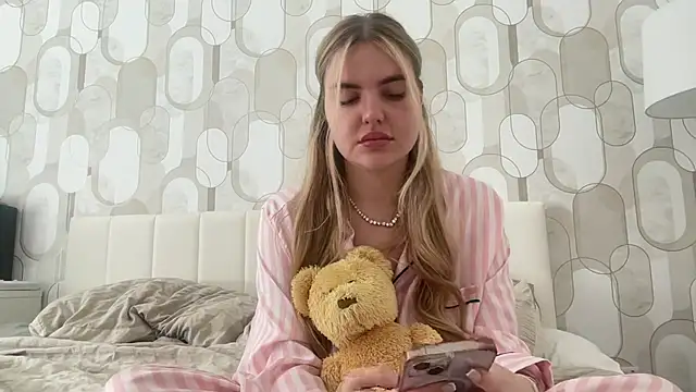 Lilyswlrdxo online show from 06/20/26, 12:52