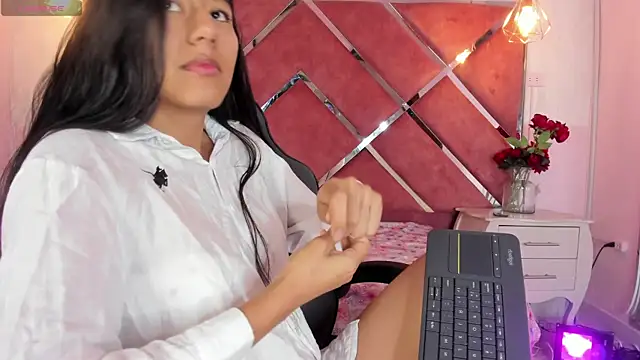 Carla Alvez online show from 07/17/26, 02:02