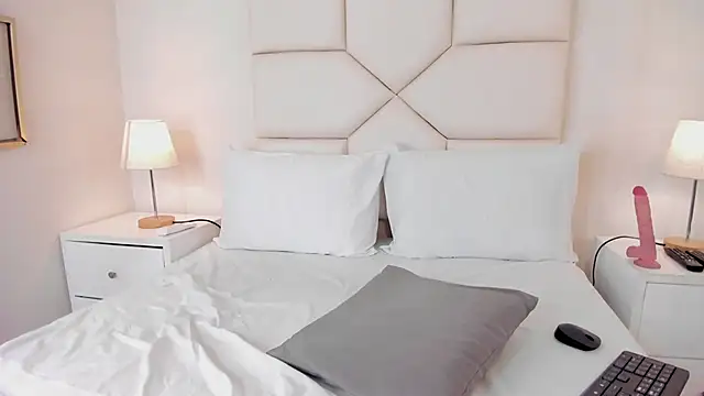 NaomiCambels online show from 06/21/26, 07:11