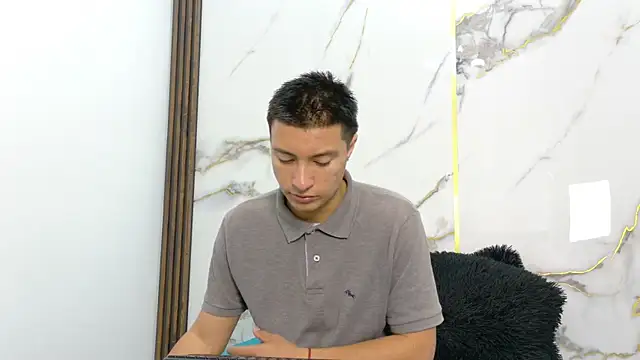 Enzo 03 online show from 06/12/26, 07:35